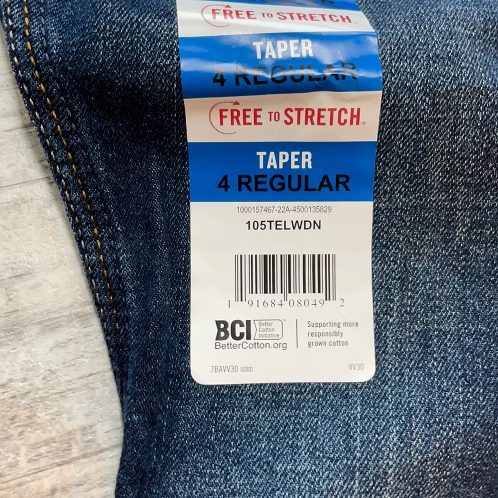 NWT sz 4 Wrangler Boy’s Taper Fit Jean - Picture 7 of 8